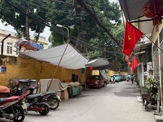 Chủ nhà cần bán mảnh đất văn quán.
đường ô tô.
diện tích 92m* mt6m.
giá bán 199triệu/m. có bớt.