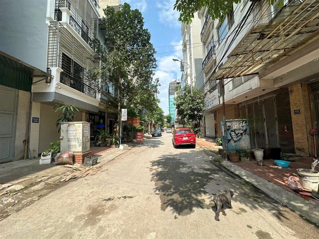 Cần tiền bán gấp lô dịch vụ 20ab dương nội diện tích 50m mặt tiền 4m pháp lý chuẩn,