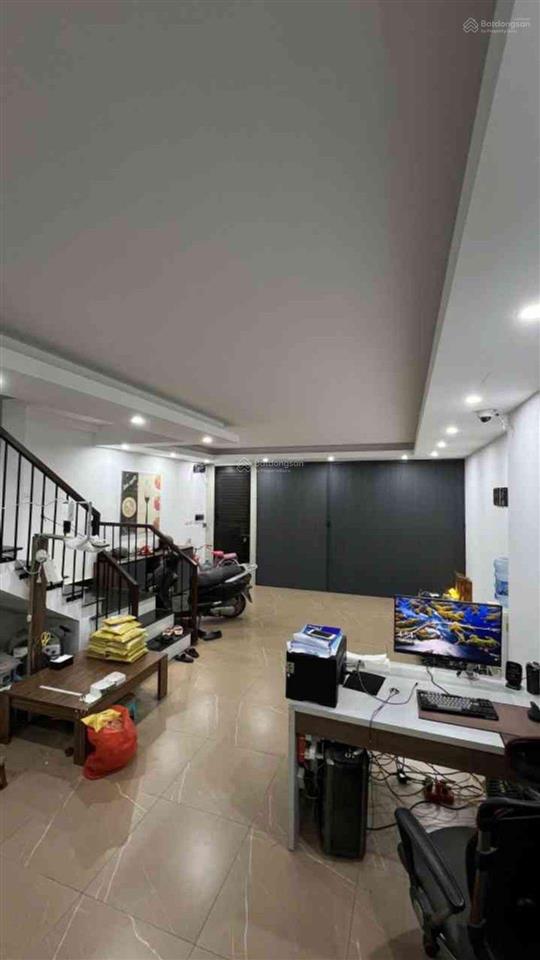 Văn phú nhà thang máy giá cực tốt. 55m 5 tầng mt 5m. thang máy xịn sẵn sổ.