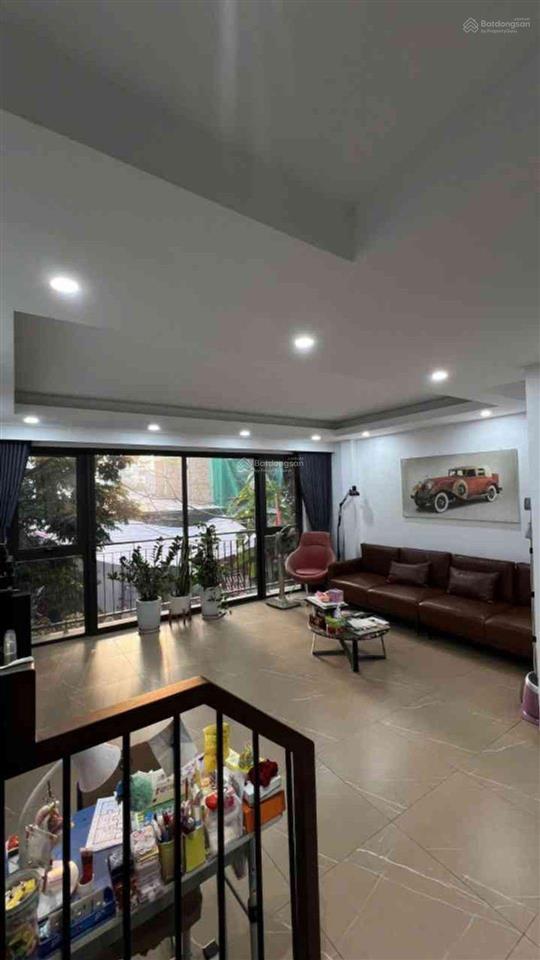 Văn phú nhà thang máy giá cực tốt. 55m 5 tầng mt 5m. thang máy xịn sẵn sổ.
