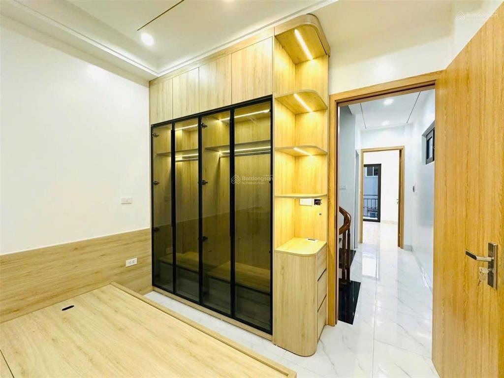 Nguyễn văn lộc, nhà đẹp ở ngay. nội thất cao cấp. nhà 5 tầng. vị trí đẹp.