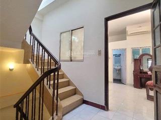 Chính chủ ngang 4m dài 15m 4 tầng sân thượng btct lê văn sỹ q.3ô tô xe hơi đậu nhà, quay đầu