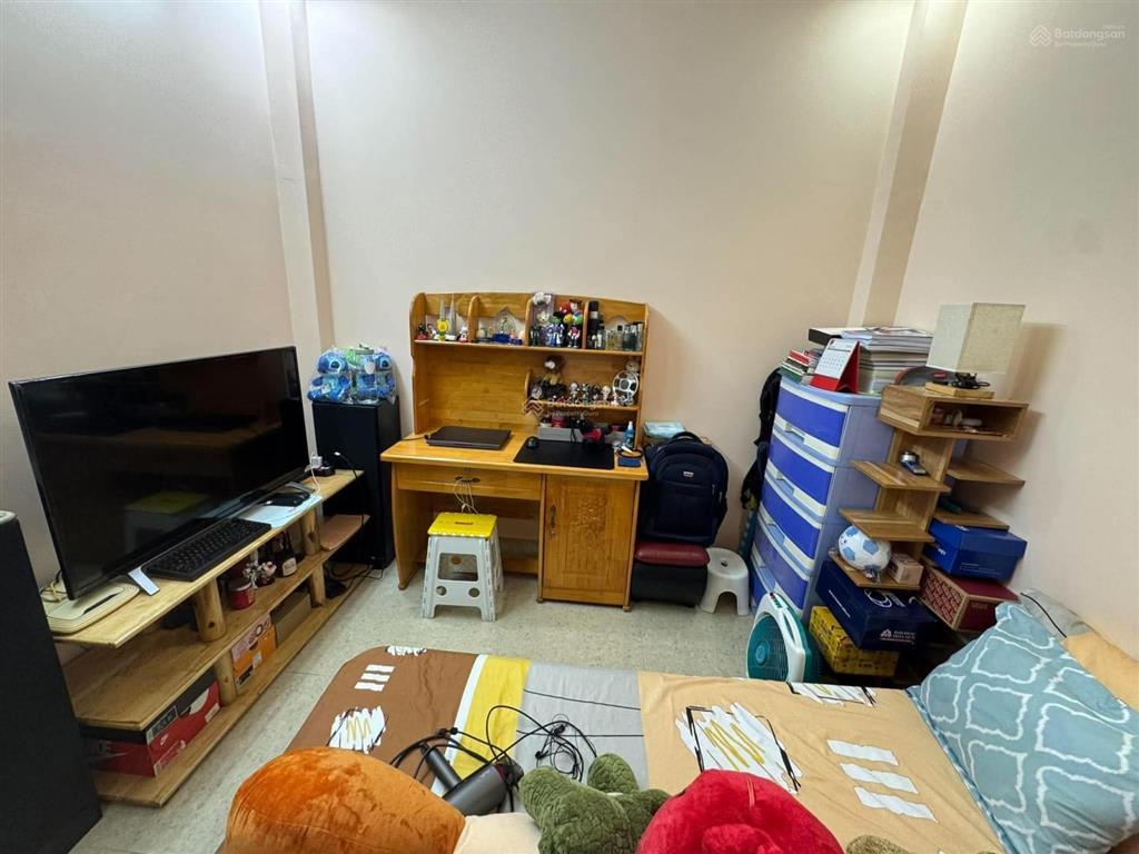 Nhà lê văn sỹ phú nhuận, ngang 3m, gần 30m2  4 tầng btct  4pn  sổ vuông, nhỉn 5 tỷ