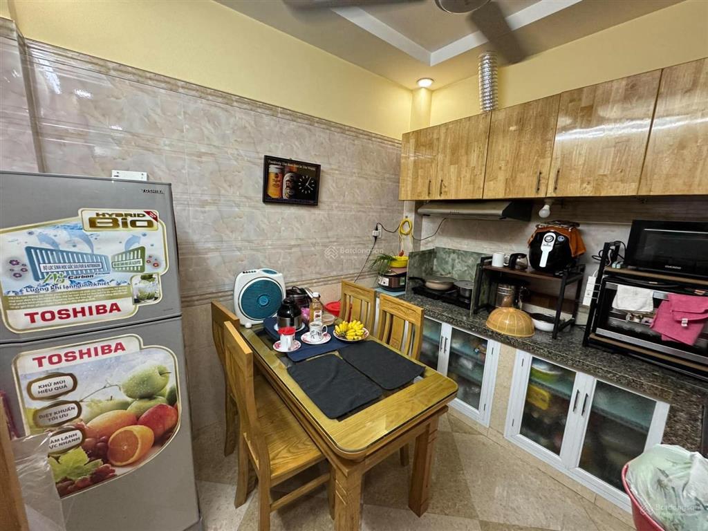 Nhà lê văn sỹ phú nhuận, ngang 3m, gần 30m2  4 tầng btct  4pn  sổ vuông, nhỉn 5 tỷ