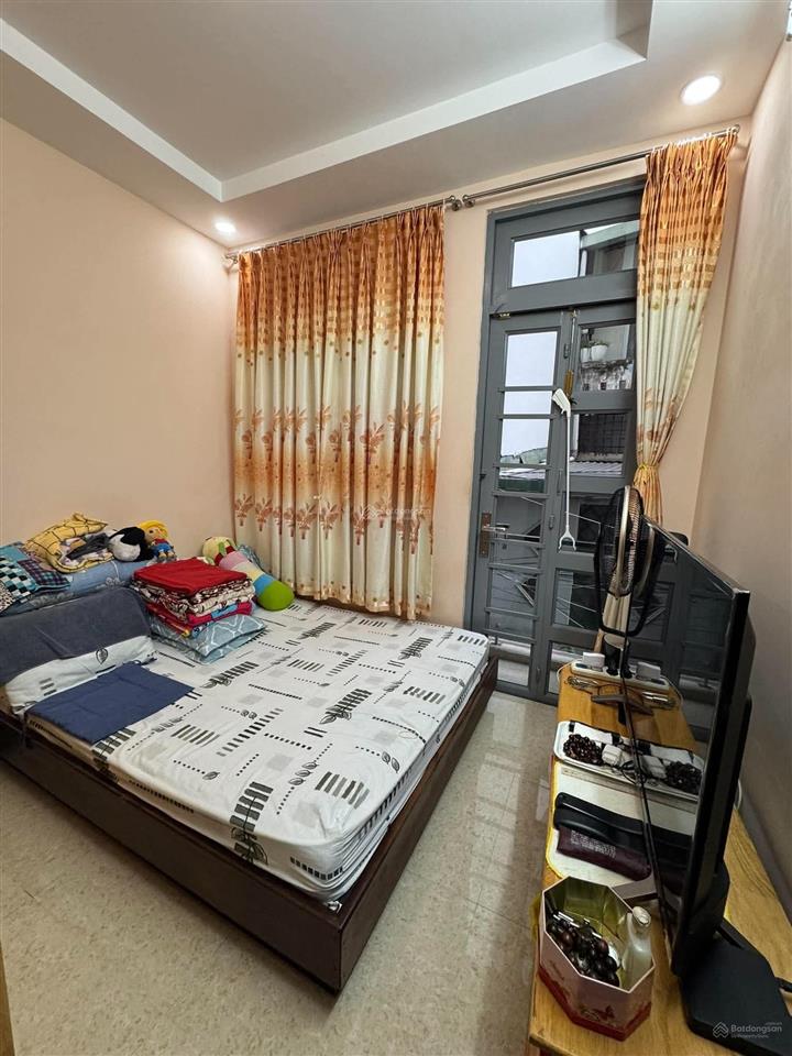 Nhà lê văn sỹ phú nhuận, ngang 3m, gần 30m2  4 tầng btct  4pn  sổ vuông, nhỉn 5 tỷ