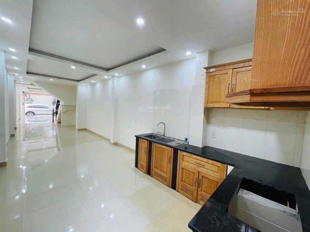 Bán nhà mặt tiền lý tự trọng, p1, vũng tàu, 84m2 xây 1t + 3l vị trí siêu đắc địa, giá 9,5 tỷ
