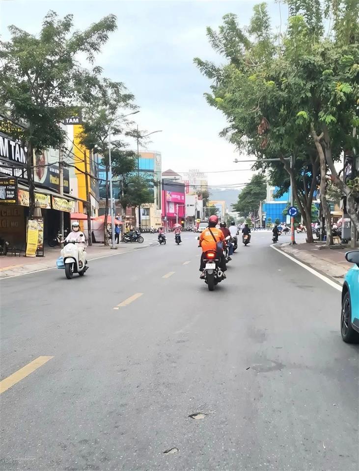 Bán nhà 4 lầu mặt tiền trương công định, p3, vũng tàu, giá siêu tốt 10.2 tỷ tl