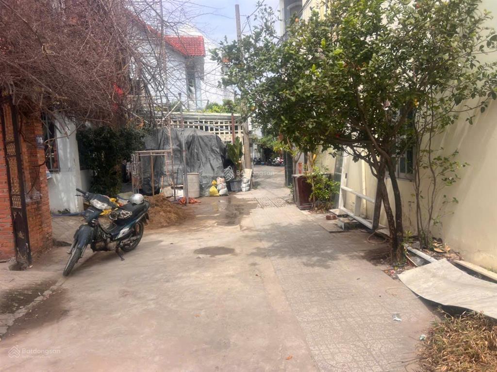 Bán 117m2(4,7x25) đất hẻm xe hơi lạc long quân p.2 vũng tàu. gần bờ hồ. gần mặt tiền cực đẹp