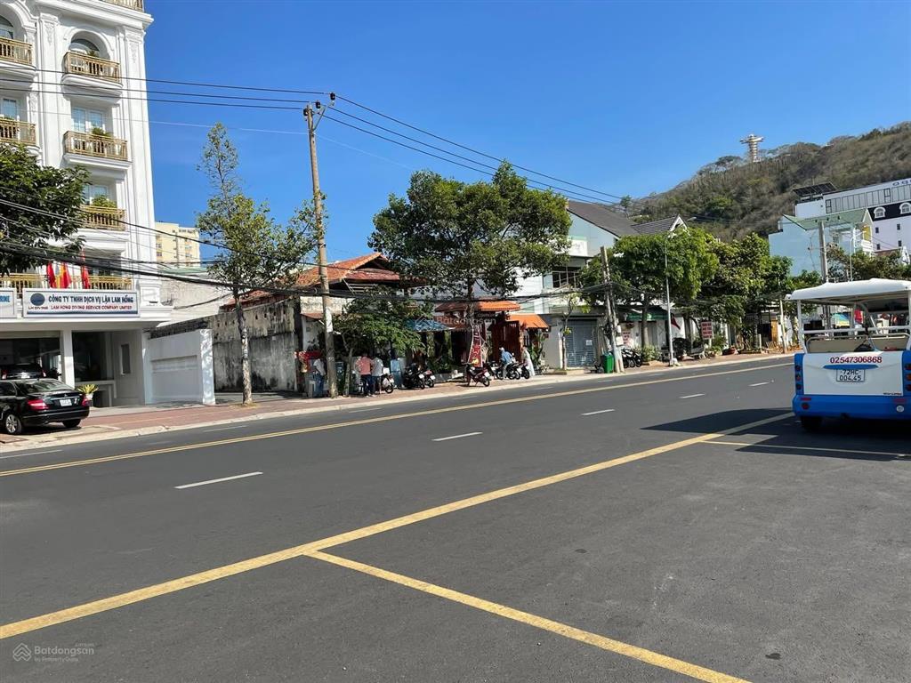 Bán nhà mặt tiền võ thị sáu p. 2 vũng tàu. vị trí siêu đẹp sát bờ hồ cực hiếm có 460m ngang 17m
