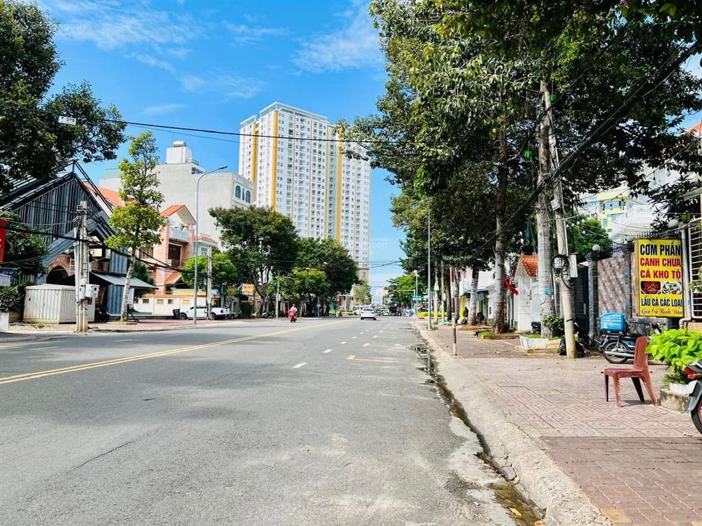 Bán nhà mặt tiền võ thị sáu p. 2 vũng tàu. vị trí siêu đẹp sát bờ hồ cực hiếm có 460m ngang 17m