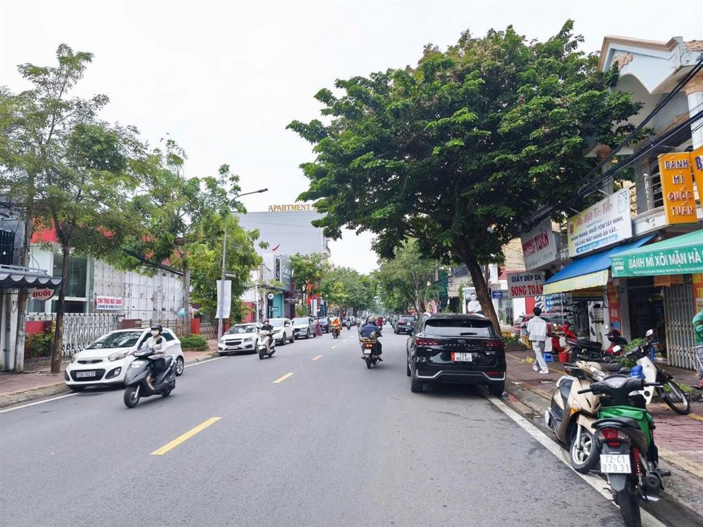 Bán nhà mặt tiền trương công định p. 3 vũng tàu 371m2 ngang 12m cực đẹp giá 55 tỷ tl