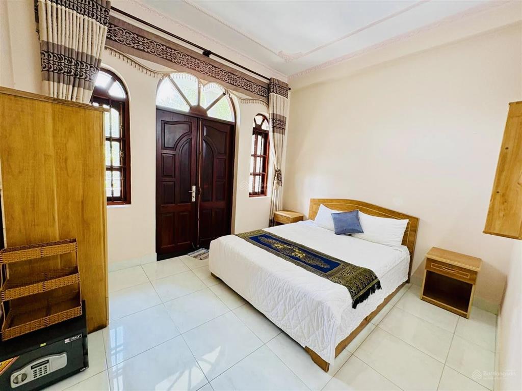 Bán nhà mặt tiền nội bộ hồ quý ly gần biển bãi sau thùy vân giá siêu tốt. gia chủ xây ở tâm huyết