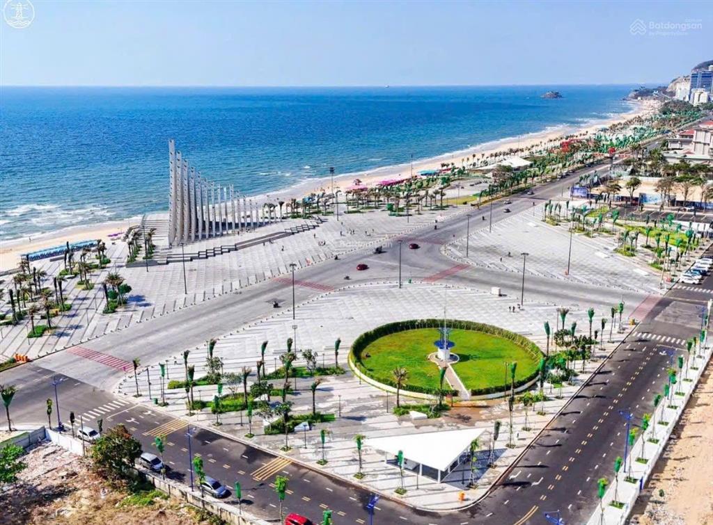 Bán đất sát cột cờ thuỳ vân đi bộ ra biển gần. thông ra nguyễn hiền đường thông 2  3 ôtô thoải mái