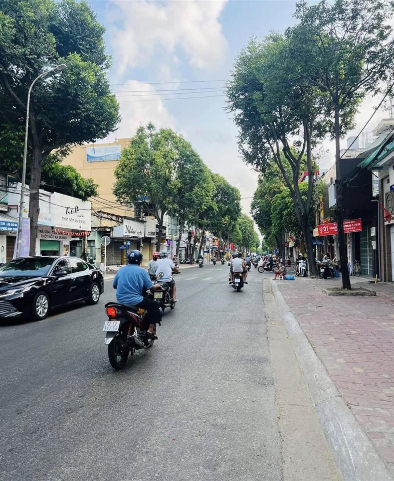 Bán nhà mặt tiền kinh doanh với bề ngang 8m siêu đẹp tại nguyễn bỉnh khiêm p. 3 tp. vũng tàu