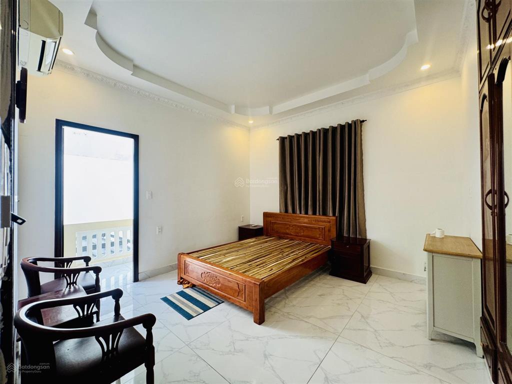 Cho thuê biệt thự hồ bơi sân vườn rộng gần bờ hồ bàu sen 6pn full nội thất giá 35 triệu