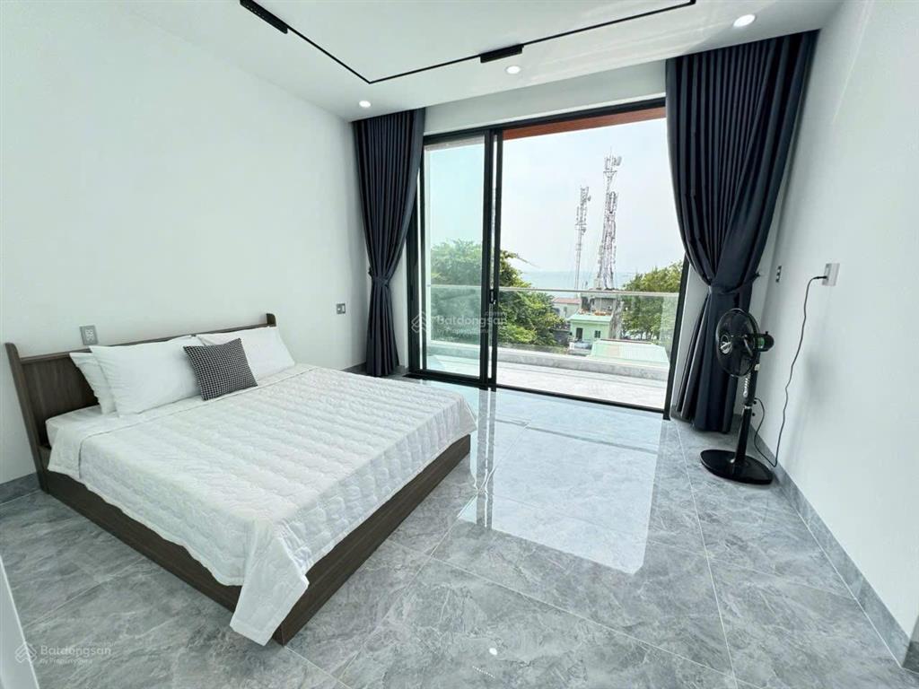 Bán biệt thự view biển trần phú bãi dâu vũng tàu cực đẹp, hẻm rộng vào gần