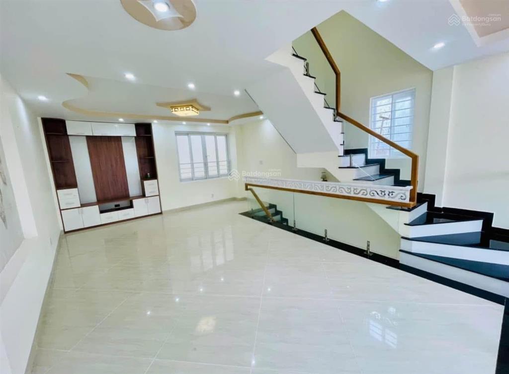 Bán nhà 1trệt 3lầu mặt tiền bà triệu p.4 tp.vt giá 11,5 tỷ tl gần bãi tắm bacu