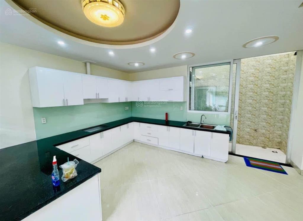 Bán nhà 1trệt 3lầu mặt tiền bà triệu p.4 tp.vt giá 11,5 tỷ tl gần bãi tắm bacu