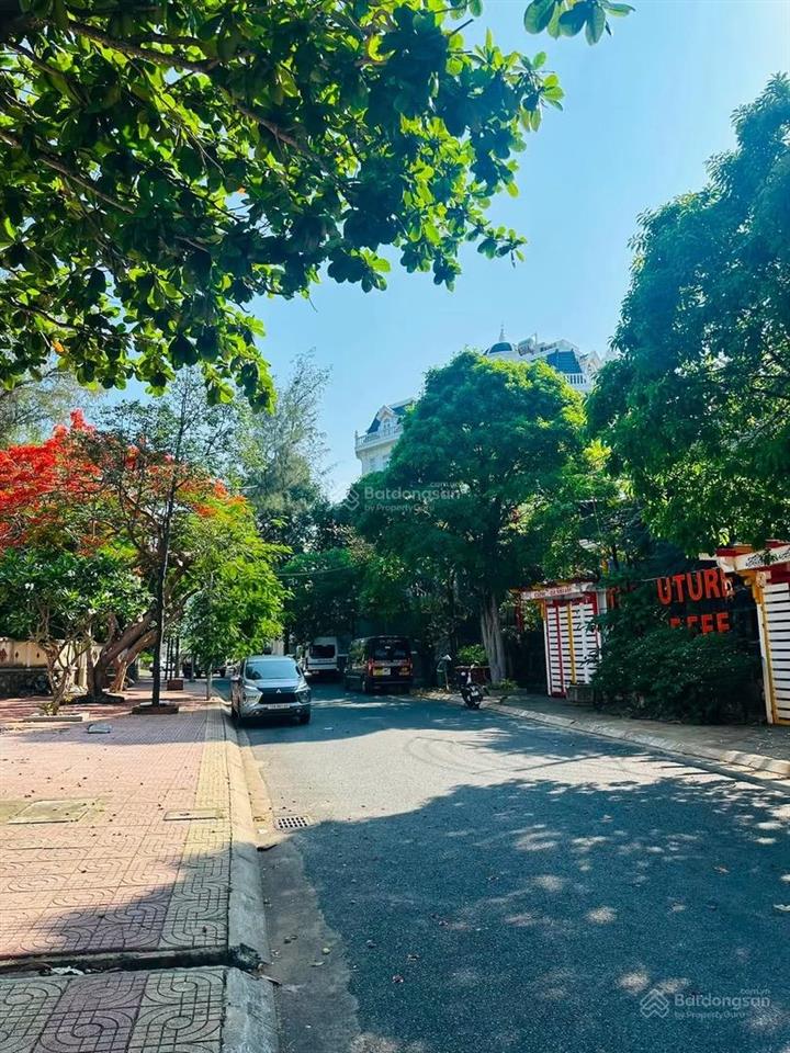 Biệt thự 1.740m mặt tiền đào duy từ đi bộ ra biển bãi sau thùy vân giá tốt bán gấp trong tháng
