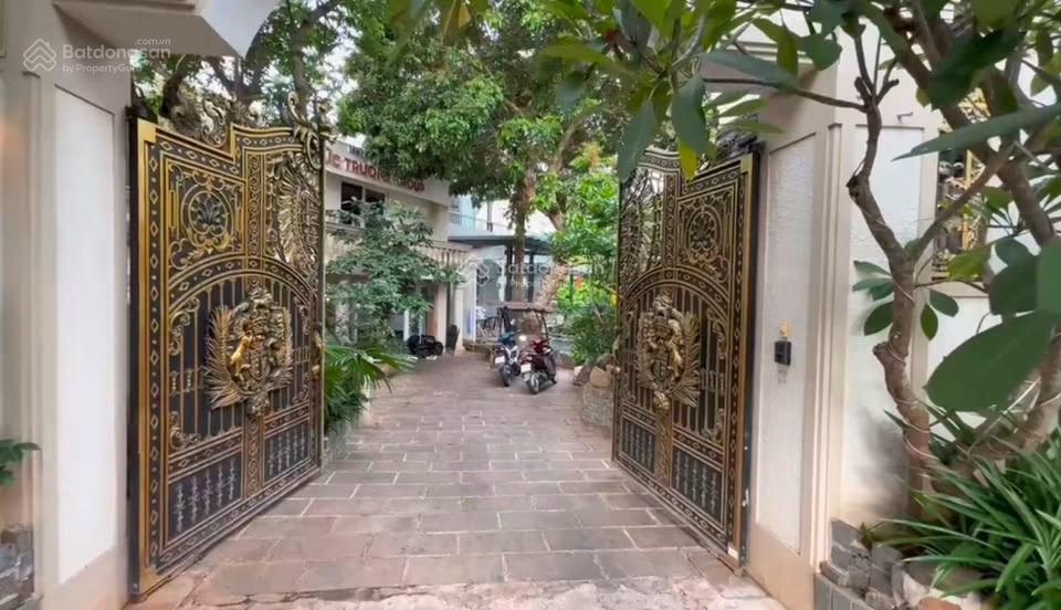 Biệt thự 1.740m mặt tiền đào duy từ đi bộ ra biển bãi sau thùy vân giá tốt bán gấp trong tháng