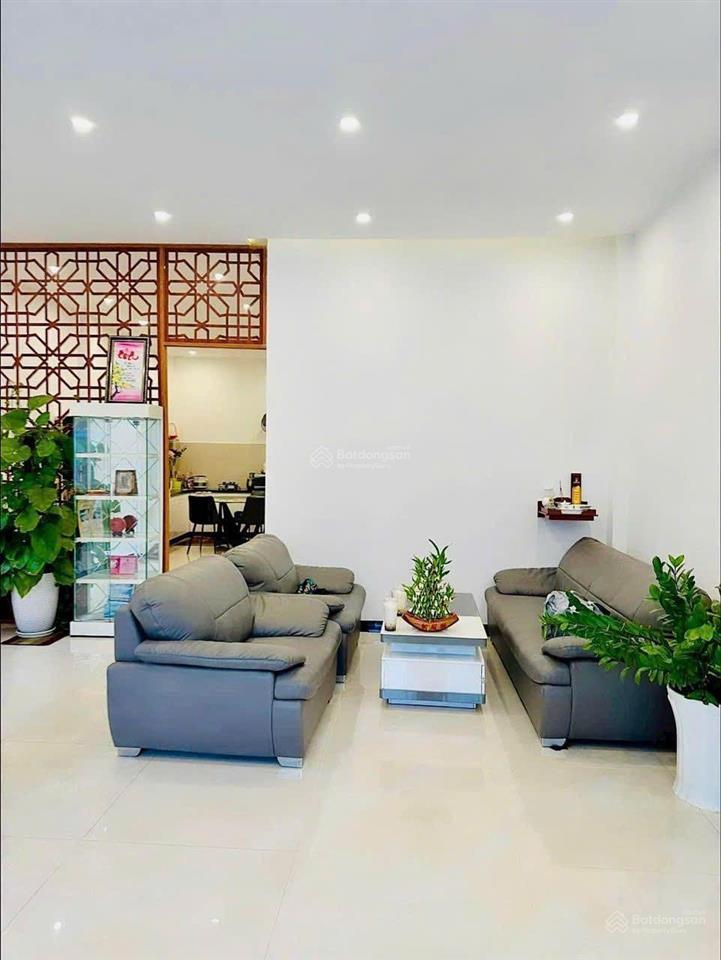 Bán nhà mặt tiền bà triệu phường 4 tp. vt giá 12,6 tỷ còn bớt