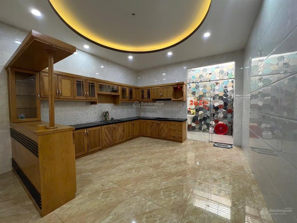 Bán nhà đẹp mặt tiền nguyễn hới, tp. vũng tàu. 183m2, 3 lầu, sân đậu xe rộng. giá chỉ 14,5 tỷ tl
