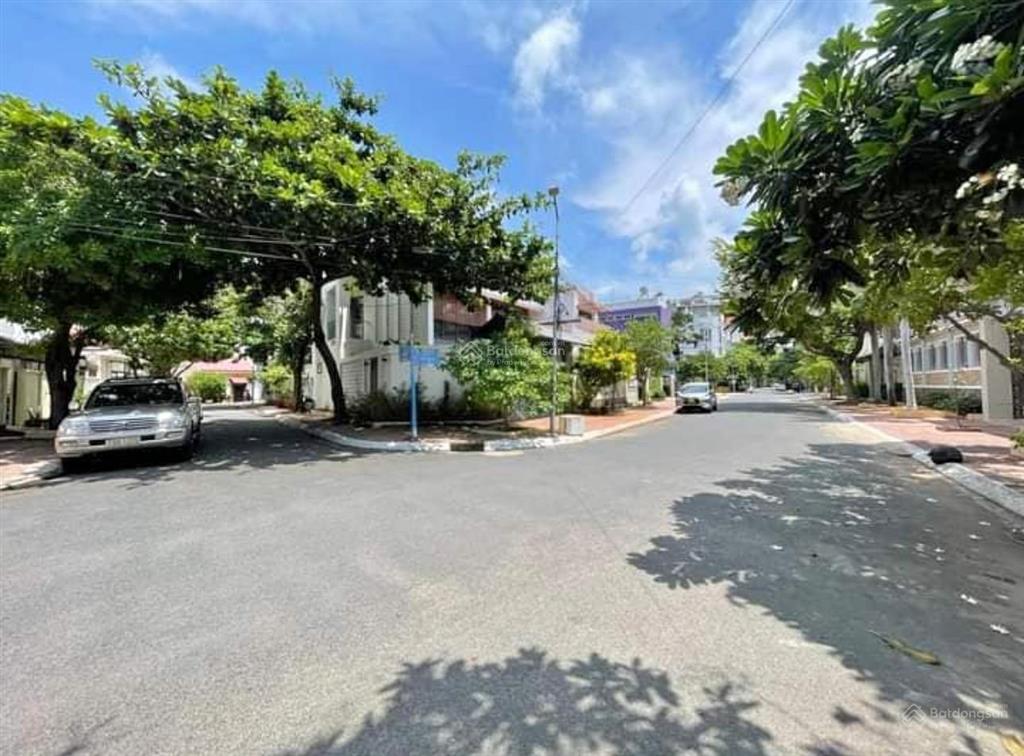 Bán đất biệt thự lô góc 2 mặt tiền đường khu á châu p. 2 tp. vt. gần biển. giá 18,6 tỷ tl