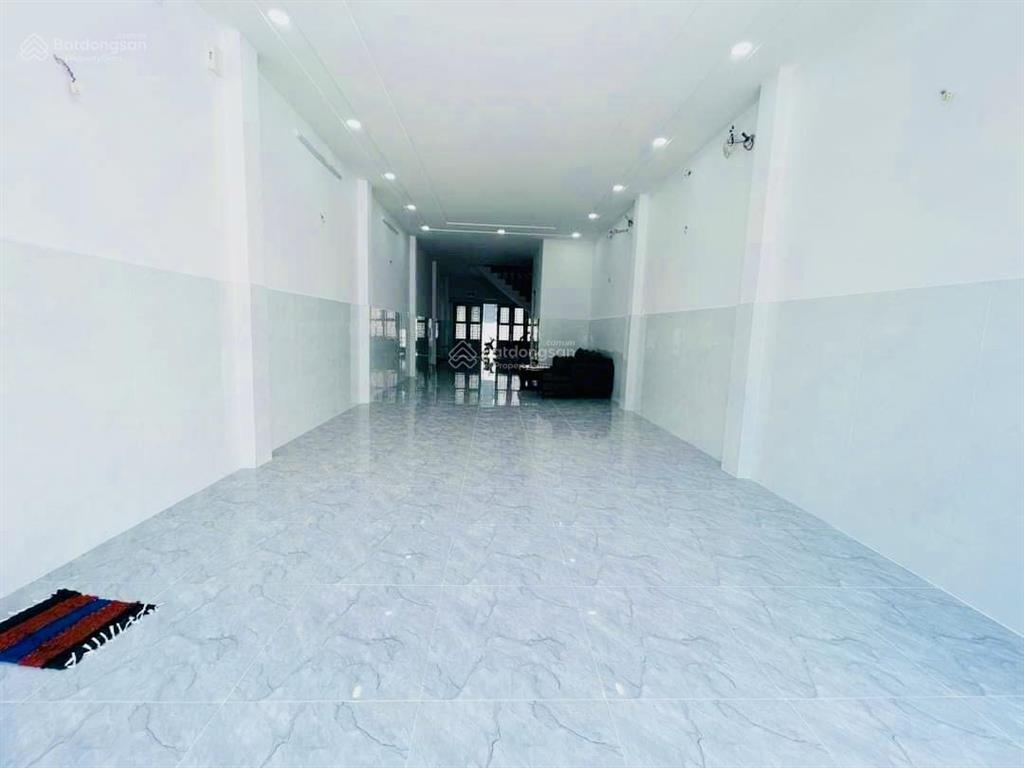 Bán nhà mặt tiền nguyễn tri phương, p7, vt xây 3 lầu vị trí buôn bán cực tốt. giá 17,5 tỷ tl