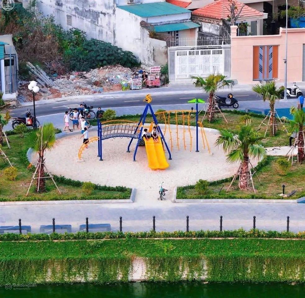 Bán nhà cấp 4 mặt tiền bờ hồ siêu đẹp ngay gần biển bãi sau tp vũng tàu ngang 6m siêu đẹp