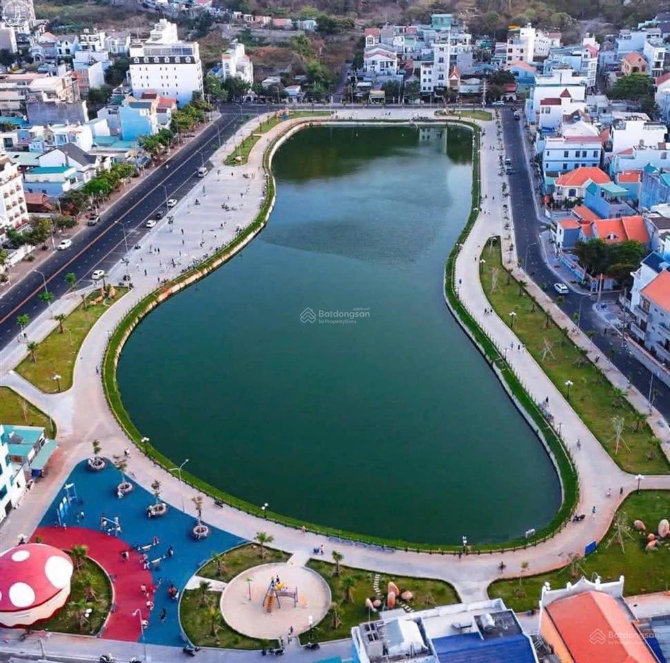 Bán nhà cấp 4 mặt tiền bờ hồ siêu đẹp ngay gần biển bãi sau tp vũng tàu ngang 6m siêu đẹp