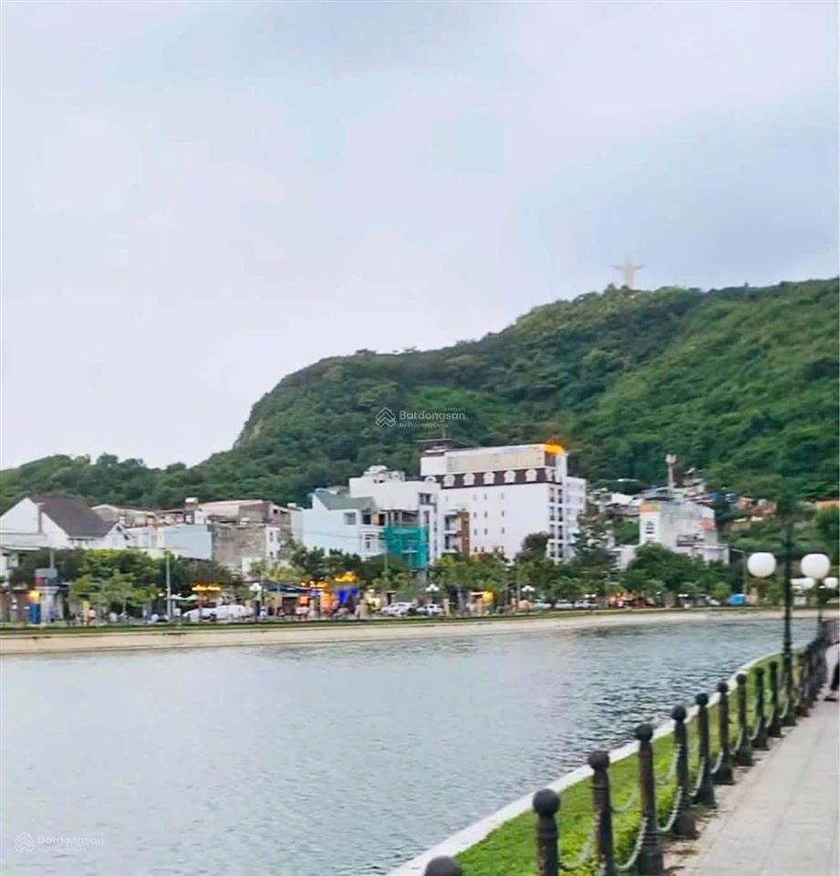 Bán nhà 3 lầu sát bờ hồ võ thị sáu vũng tàu. vị trí cực đẹp đường rộng gần biển