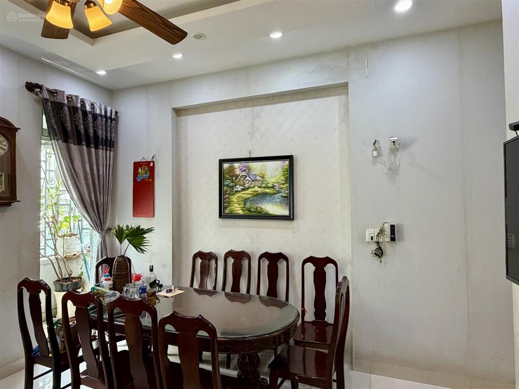 Bán nhà mặt tiền thống nhất mới vị trí cực đẹp gần lê hồng phong giá 22 tỷ
