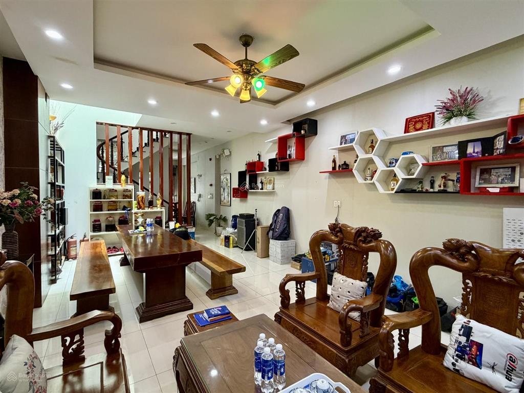Bán nhà mặt tiền thống nhất mới vị trí cực đẹp gần lê hồng phong giá 22 tỷ