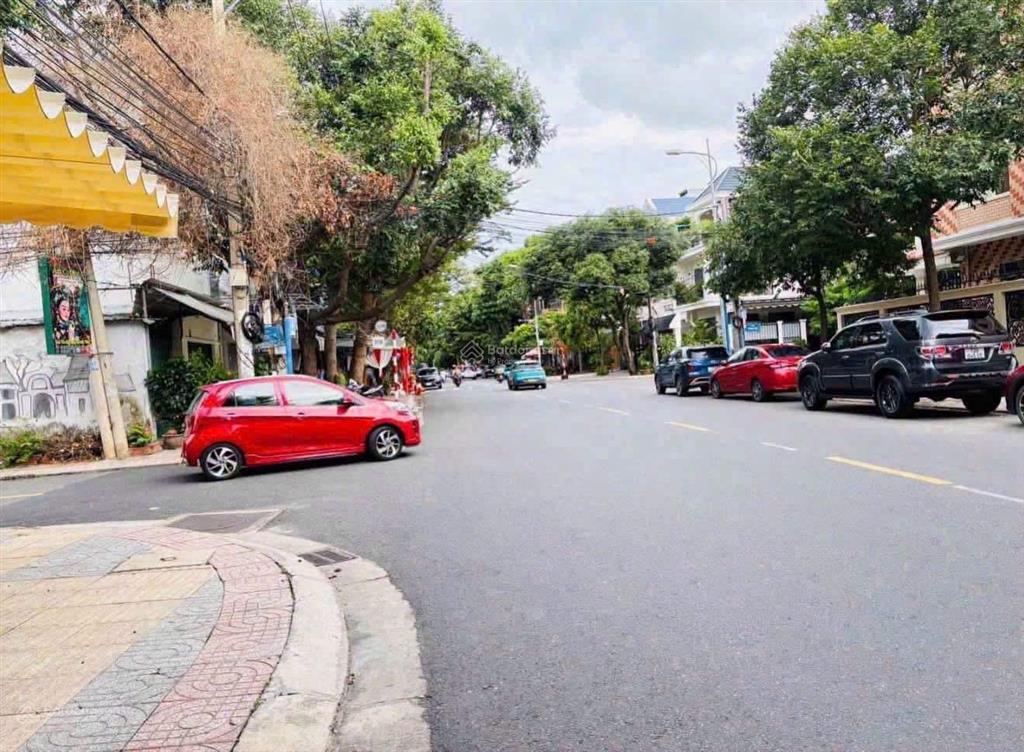 Bán nhà mặt tiền lương văn can p.2 vũng tàu 90m mà giá chỉ 13,5 tỷ tl