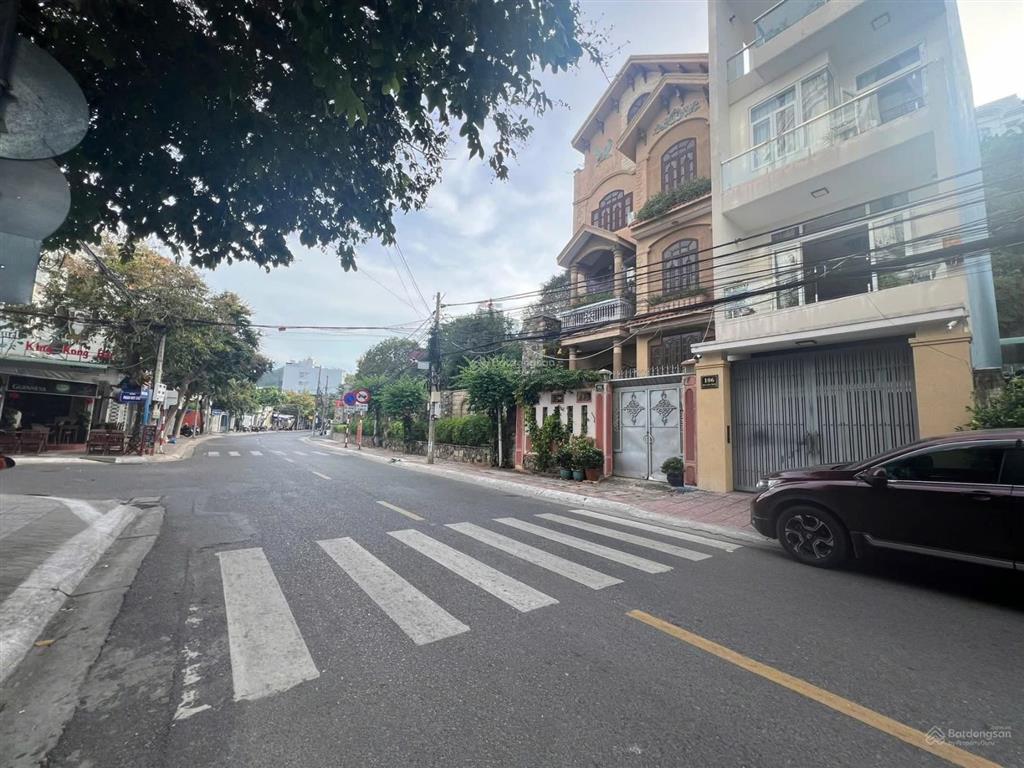 Bán nhà 1 trệt 3 lầu mặt tiền đường phan bội châu vị trí đẹp gần biển bãi trước. giá 8,8 tỷ tl
