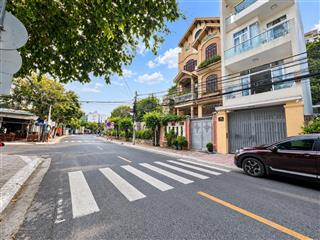 Bán nhà 1 trệt 3 lầu mặt tiền đường phan bội châu vị trí đẹp gần biển bãi trước. giá 8,8 tỷ tl