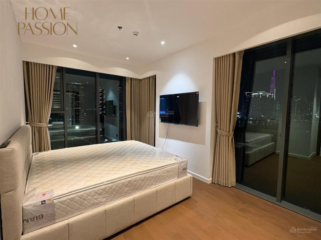 Cho thuê the opera 2pn căn góc, view cầu bason  lanmark81. giá 40 triệu   xem nhà 0938 536 ***