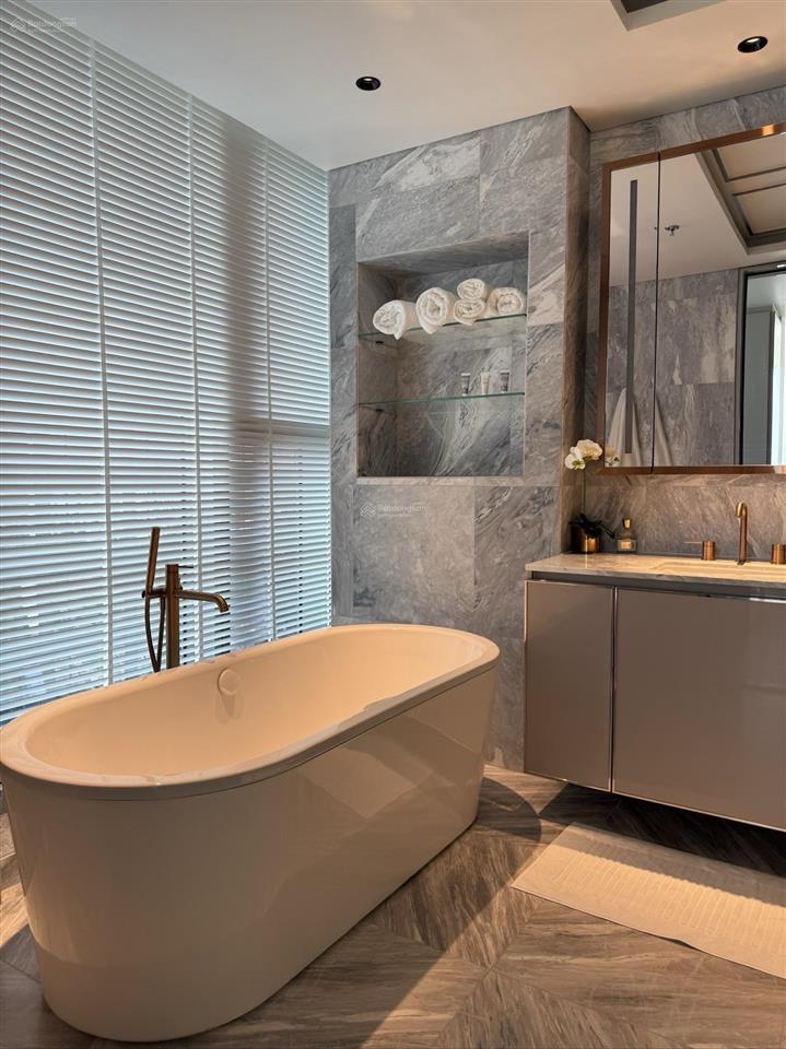 Một trong những căn 2pn giá tốt grand marina saigon 89m2, view sông, giá chỉ 59 triệu/tháng