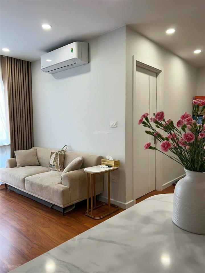 Chính chủ bán gấp căn 1pn+ toà i4 tầng cao đẹp view được hồ full nội thất