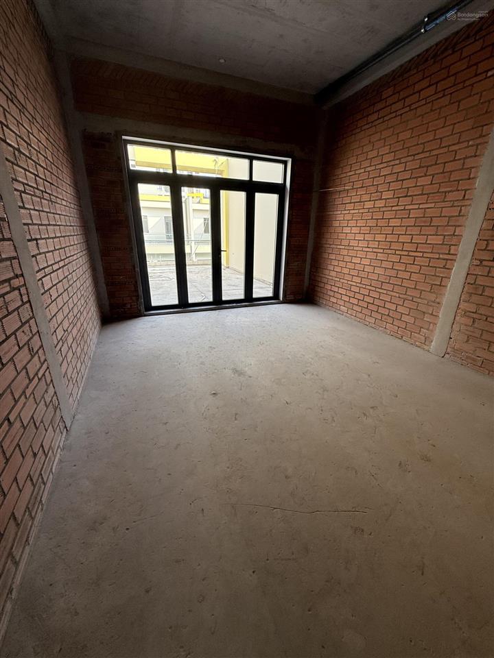 Bán gấp biệt thự bcons uni valley, 9,868 tỷ, 84m2, đông hòa, dĩ an, bình dương