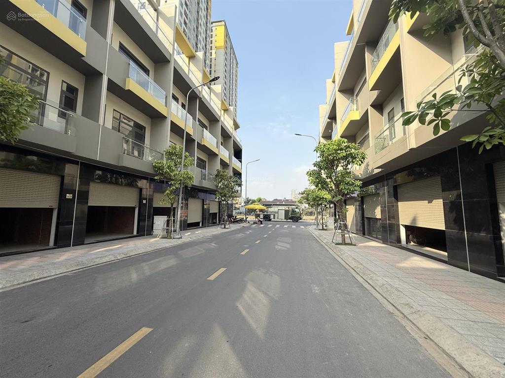 Bán gấp biệt thự bcons uni valley, 9,868 tỷ, 84m2, đông hòa, dĩ an, bình dương