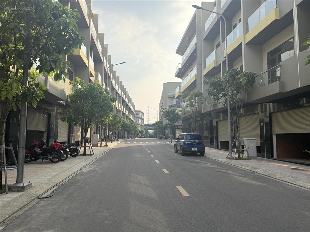 Bán gấp biệt thự bcons uni valley, 9,868 tỷ, 84m2, đông hòa, dĩ an, bình dương