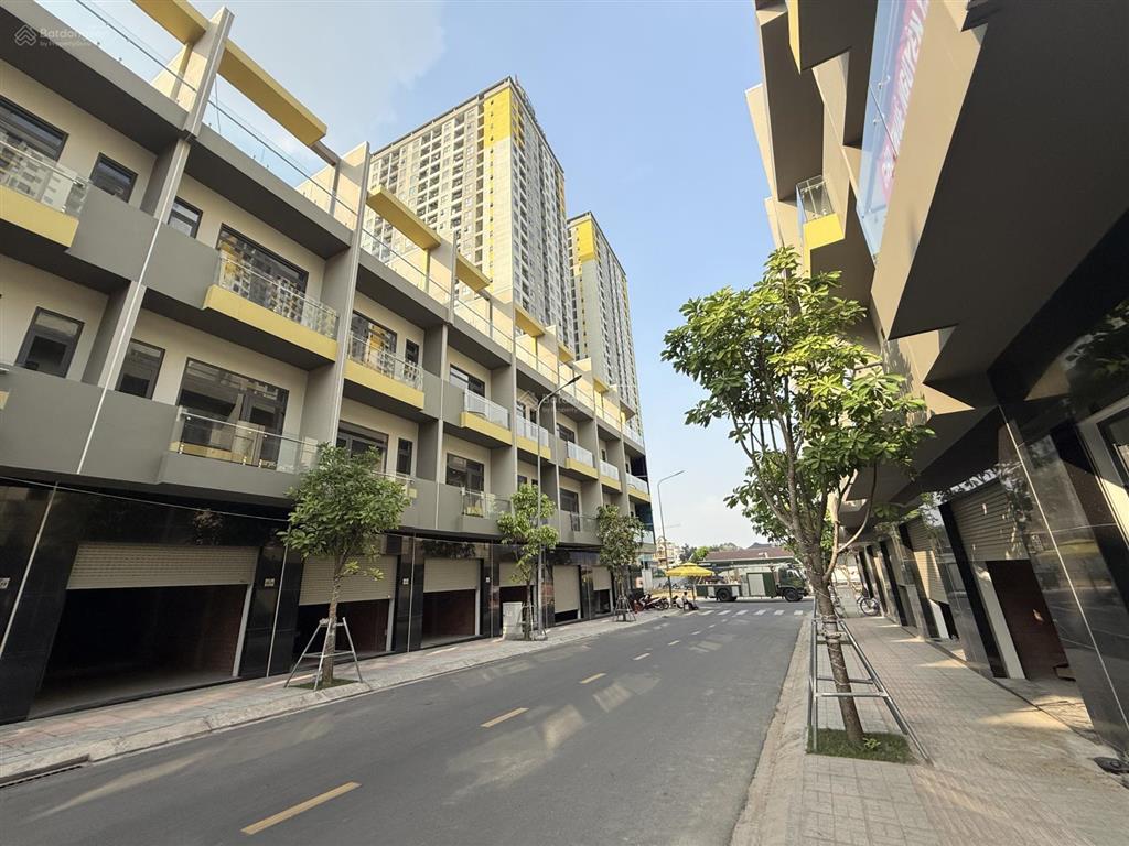 Bán gấp biệt thự bcons uni valley, 9,868 tỷ, 84m2, đông hòa, dĩ an, bình dương