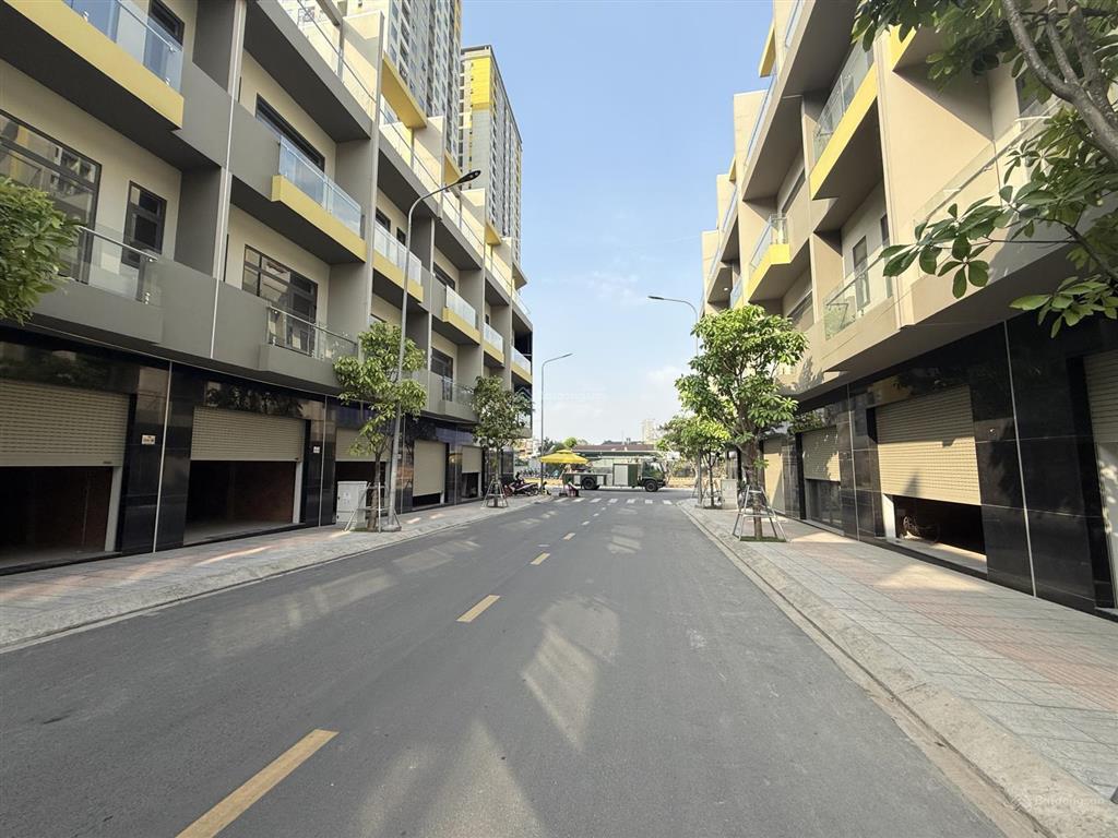 Bán gấp biệt thự bcons uni valley, 9,868 tỷ, 84m2, đông hòa, dĩ an, bình dương