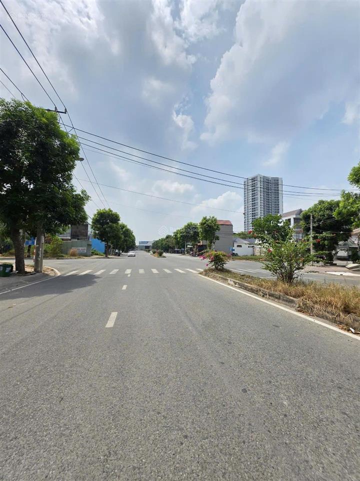 Bán gấp lô đất đường 30m trục chính tái định cư châu thới dĩ an