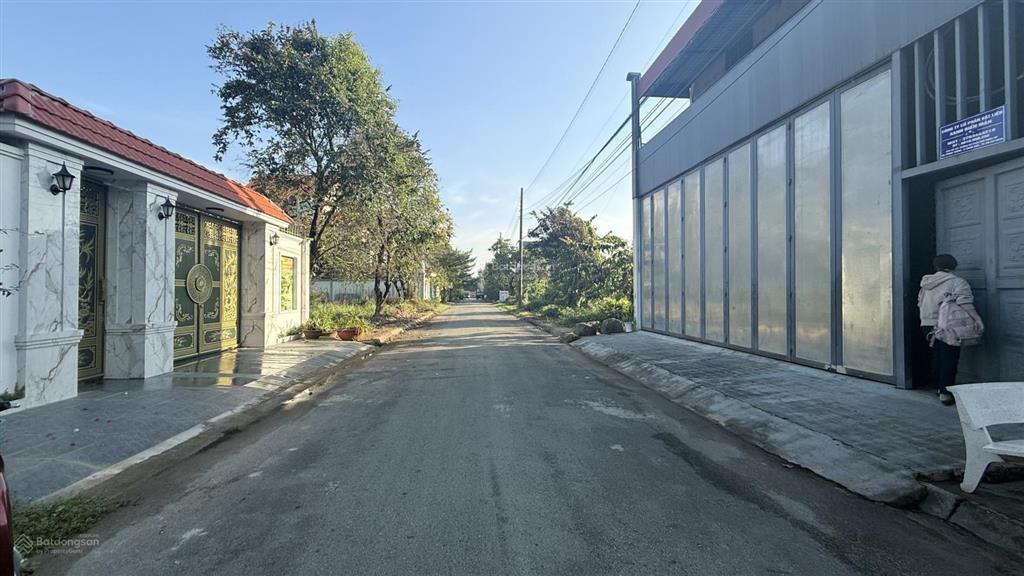 Bán lô đất đẹp 200m vị trí vàng kế bên đt743a tiềm năng kinh doanh cao