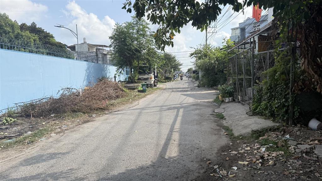Bán lô góc 2 mặt tiền đường ống nước vị trí sát ktx khu b đh quốc gia. xây căn hộ dịch vụ cực đep