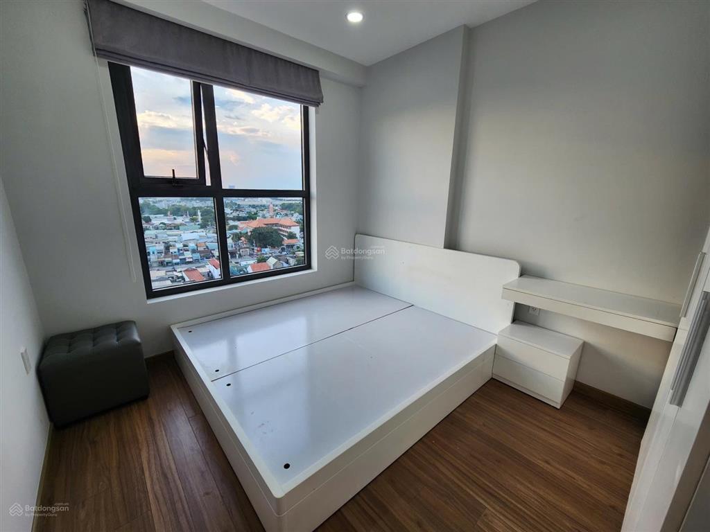 Cần bán căn góc ngoại khu full nội thất bcons bee 55m2