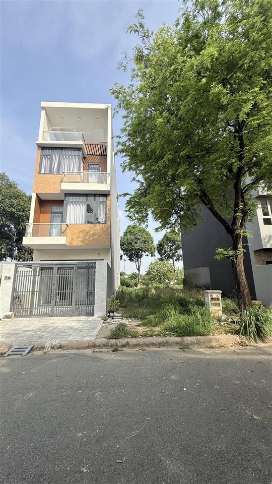 Cần bán lô đất 100m2 đối diện chung cư trong khu đô thị bình nguyên!