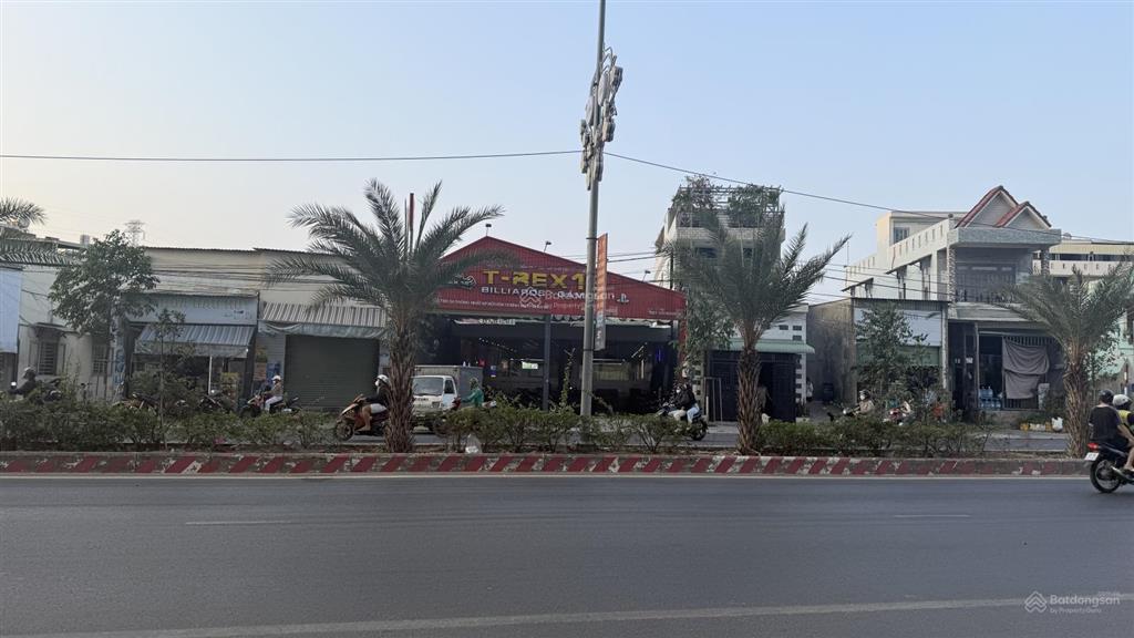 Lô đất lớn mặt tiền thống nhất